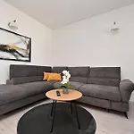 Kozina Apartman Zára