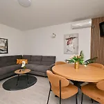 Apartman Kozina Zára